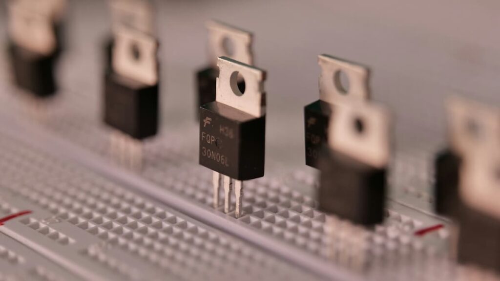 تصویر Logic Level MOSFET و کاربرد آن در کنترل مستقیم توسط میکروکنترلر