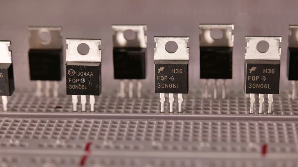 تصویر MOSFET و کاربرد آن در مدارهای قدرت و سوئیچینگ