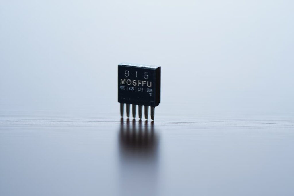 ماسفت MOSFET در مدار الکترونیکی برای سوئیچینگ فرکانس بالا